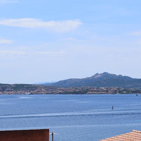 Appartamento Vista Mare A La Maddalena Exterior photo