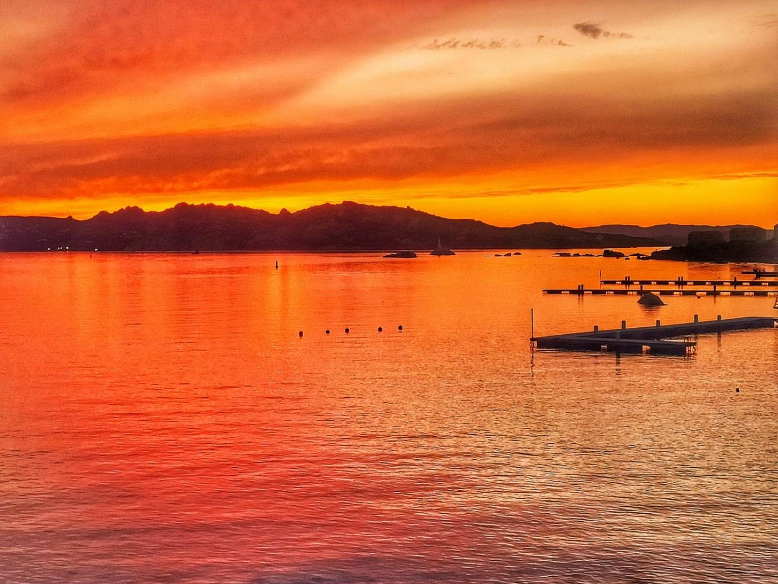 Appartamento Vista Mare A La Maddalena Exterior photo
