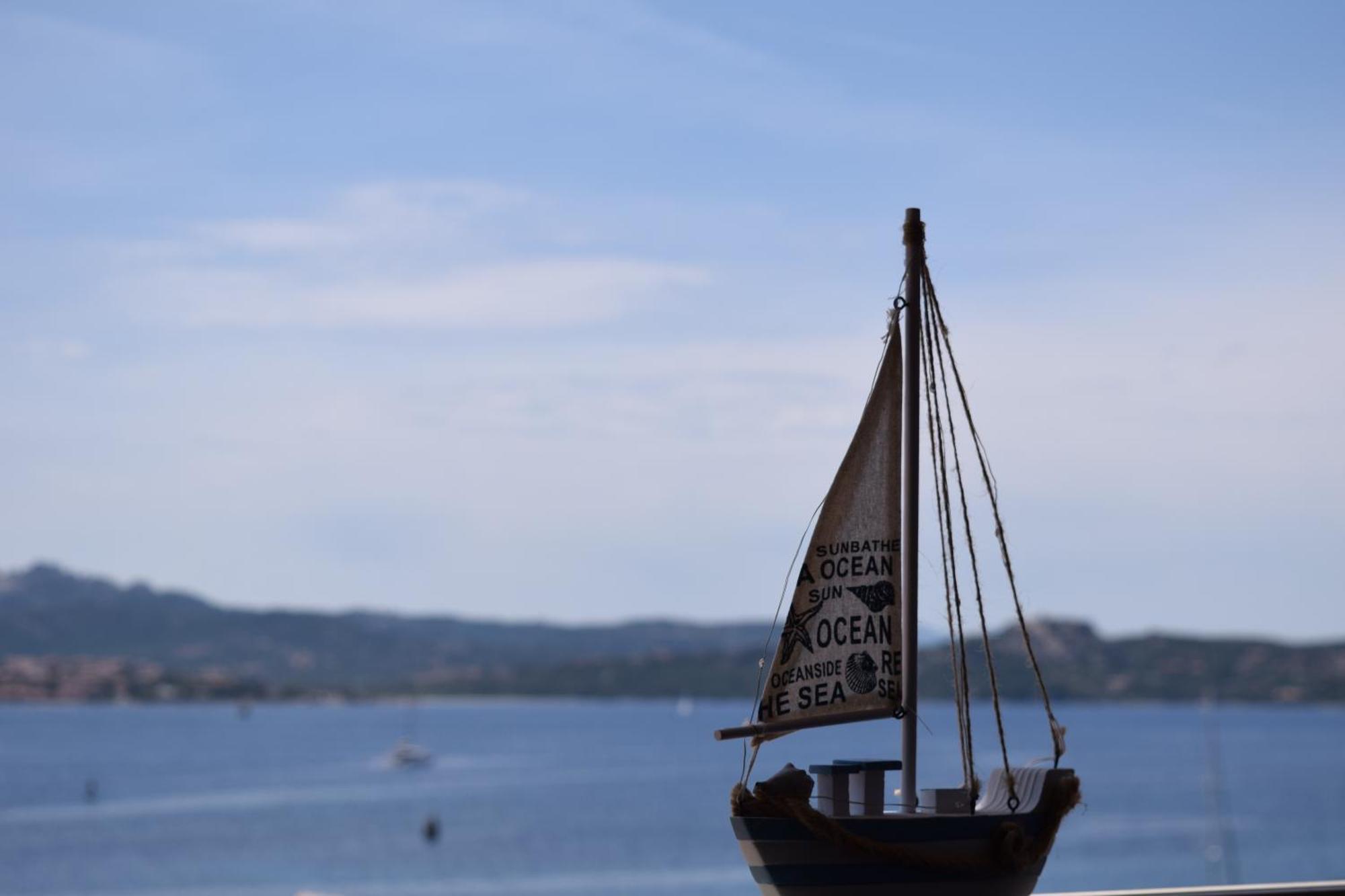 Appartamento Vista Mare A La Maddalena Exterior photo