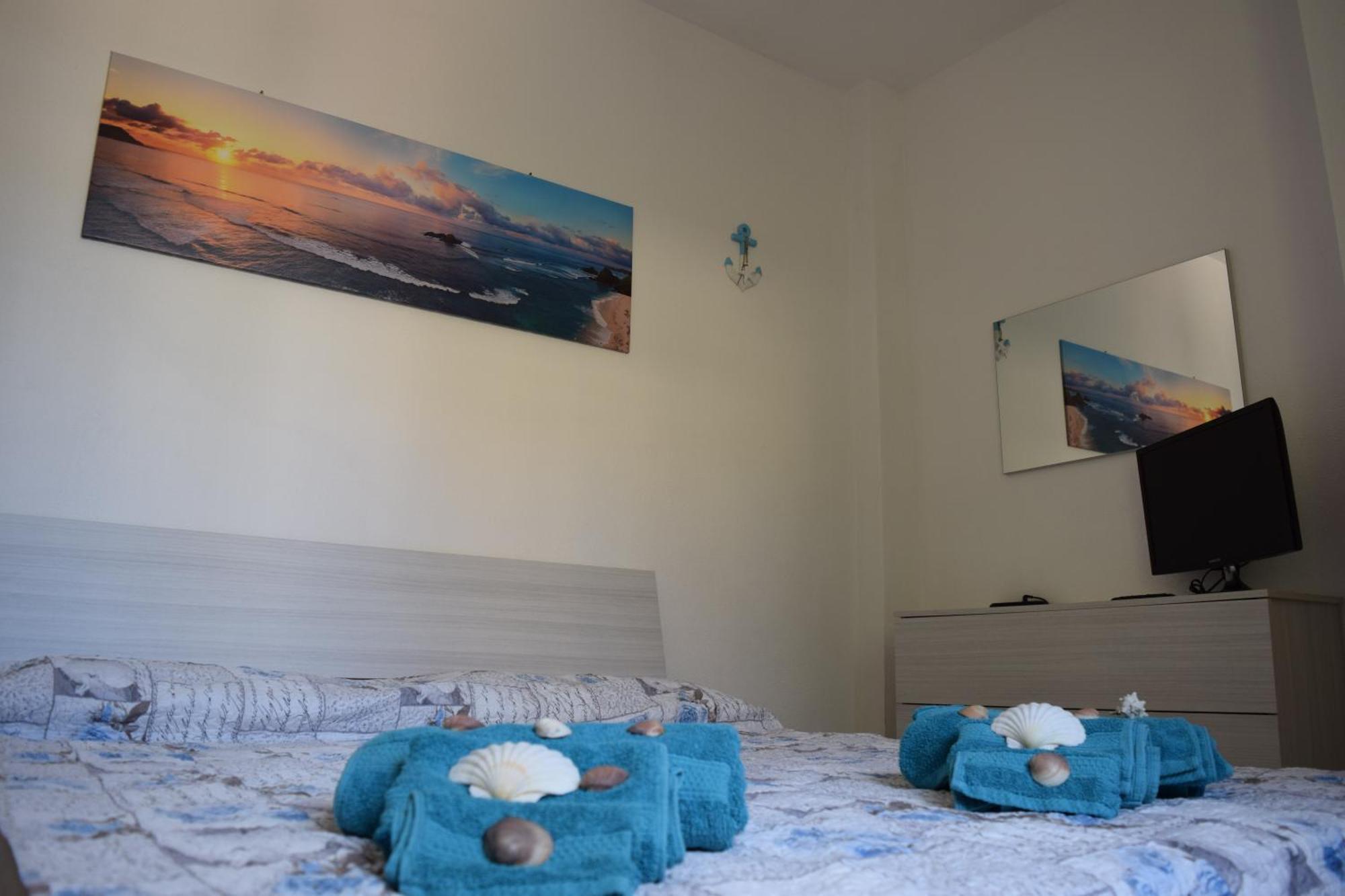 Appartamento Vista Mare A La Maddalena Exterior photo