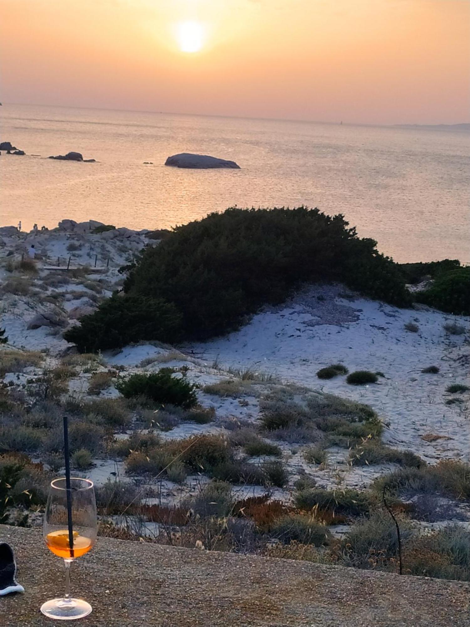 Appartamento Vista Mare A La Maddalena Exterior photo